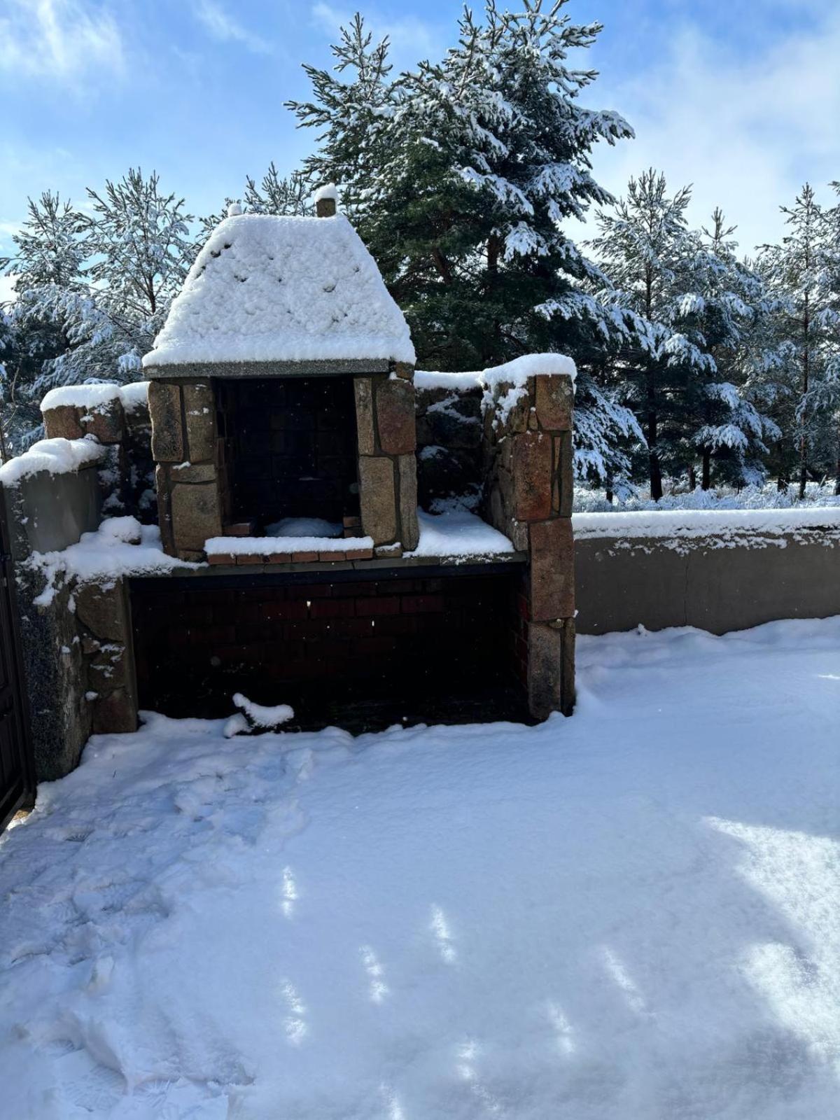 Altogredos Hotel Rural Y Apartamentos Turisticos โอยอส เดล เอสปีโน ภายนอก รูปภาพ